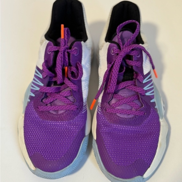 Adidas D.O.N. Issue 1 shoes.  Men’s size 7